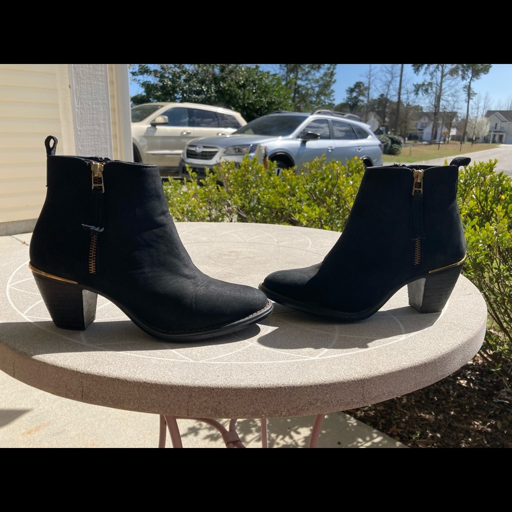 Steve Madden Boots size 7.